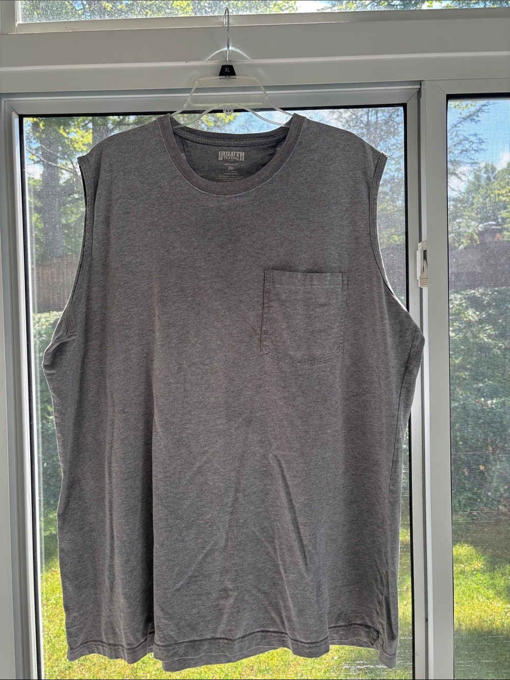 NWOT Duluth Trading Co Men's Sleeveless Pocket Tee — Charcoal Gray